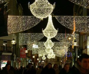 CADDE IŞIK SÜSLEMESİ. CADDE LED SÜSLEMESİ, YILBAŞI CADDE SÜSLEMESİ.